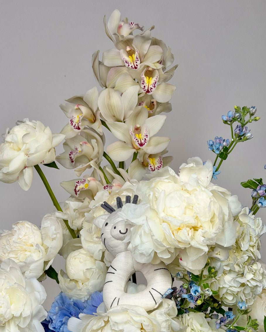 Arrangement "Ivory & Azure Dream"