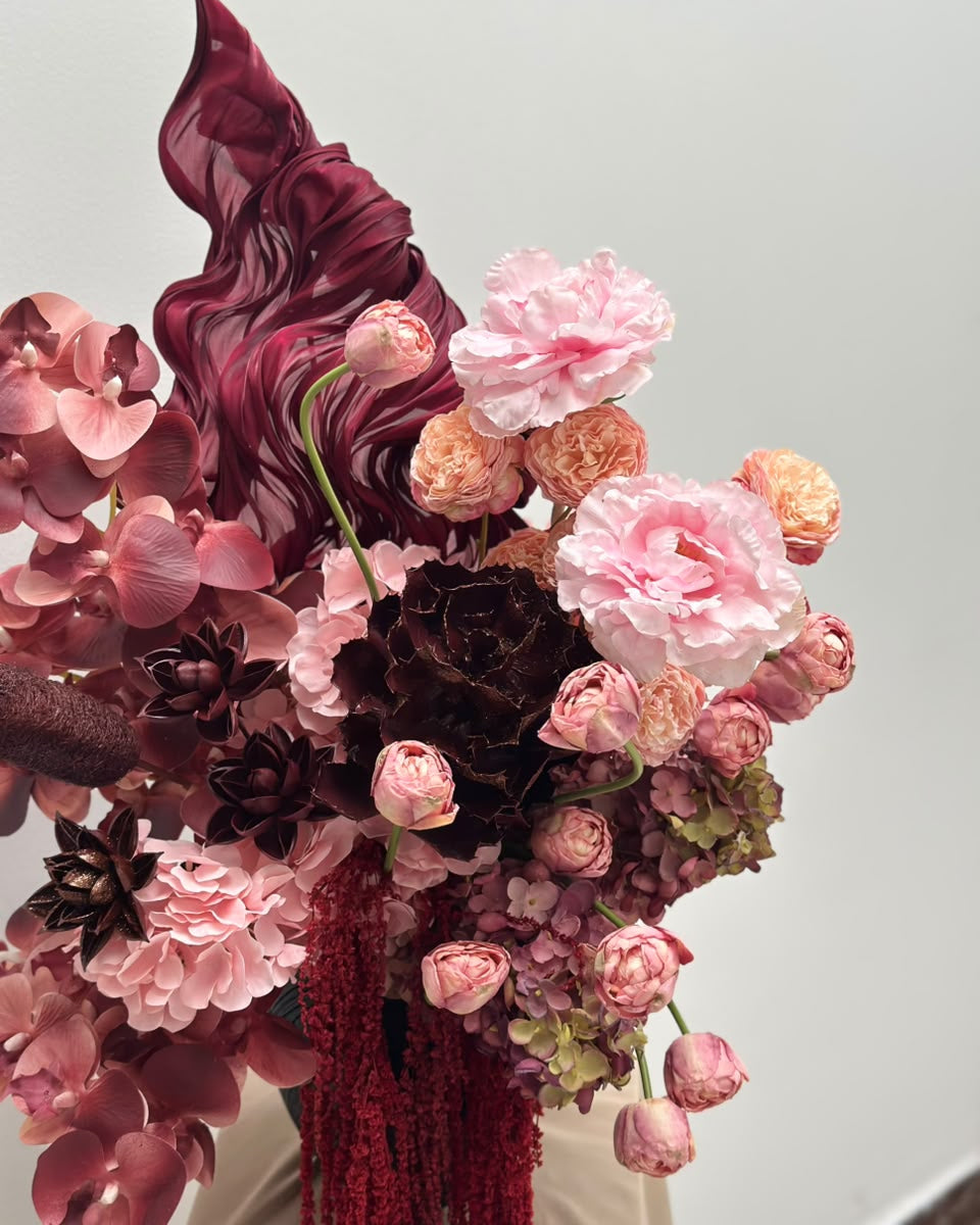 Arrangement "Crimson Elegance"