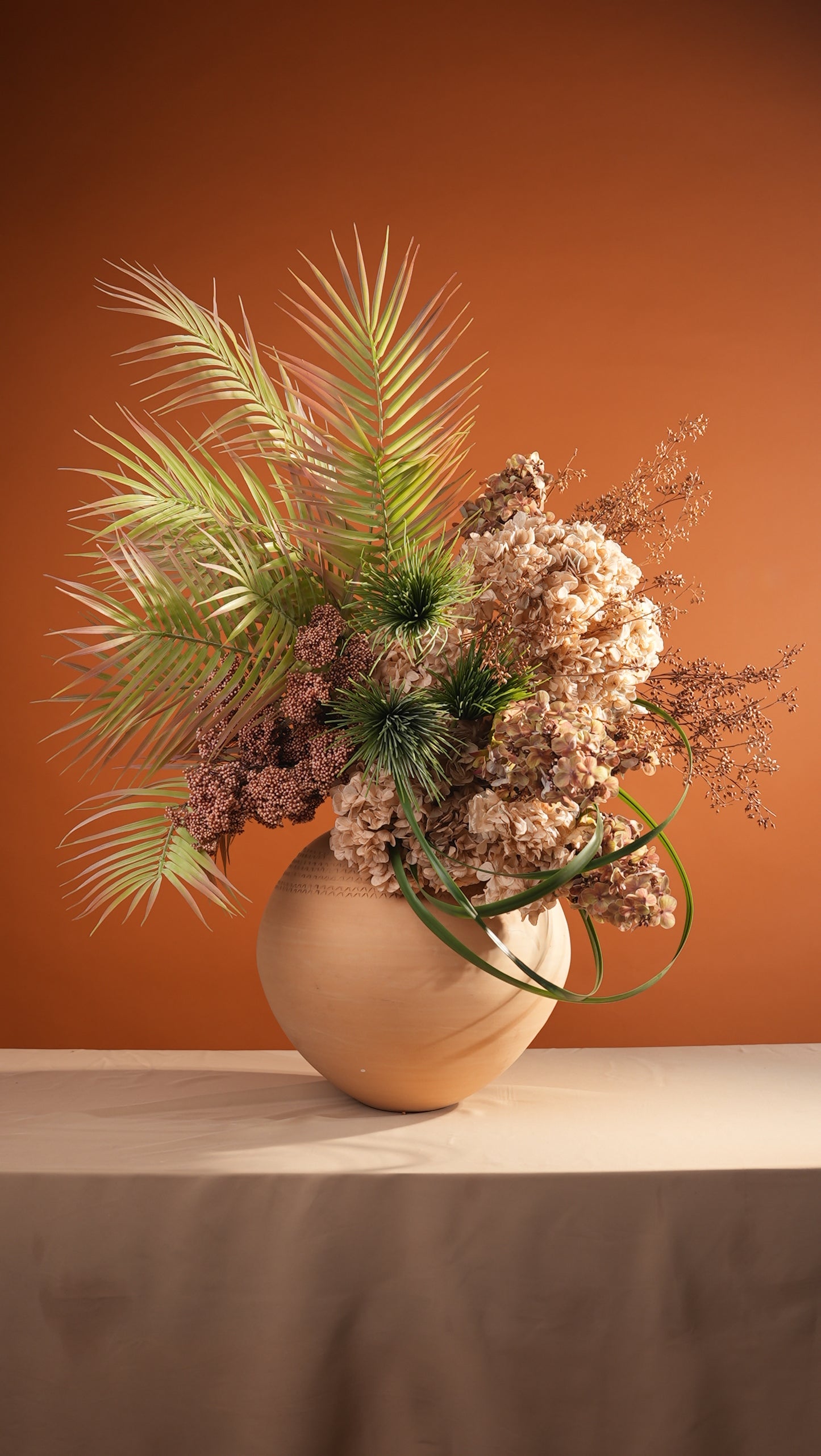 Arrangement "Simple in Beige"