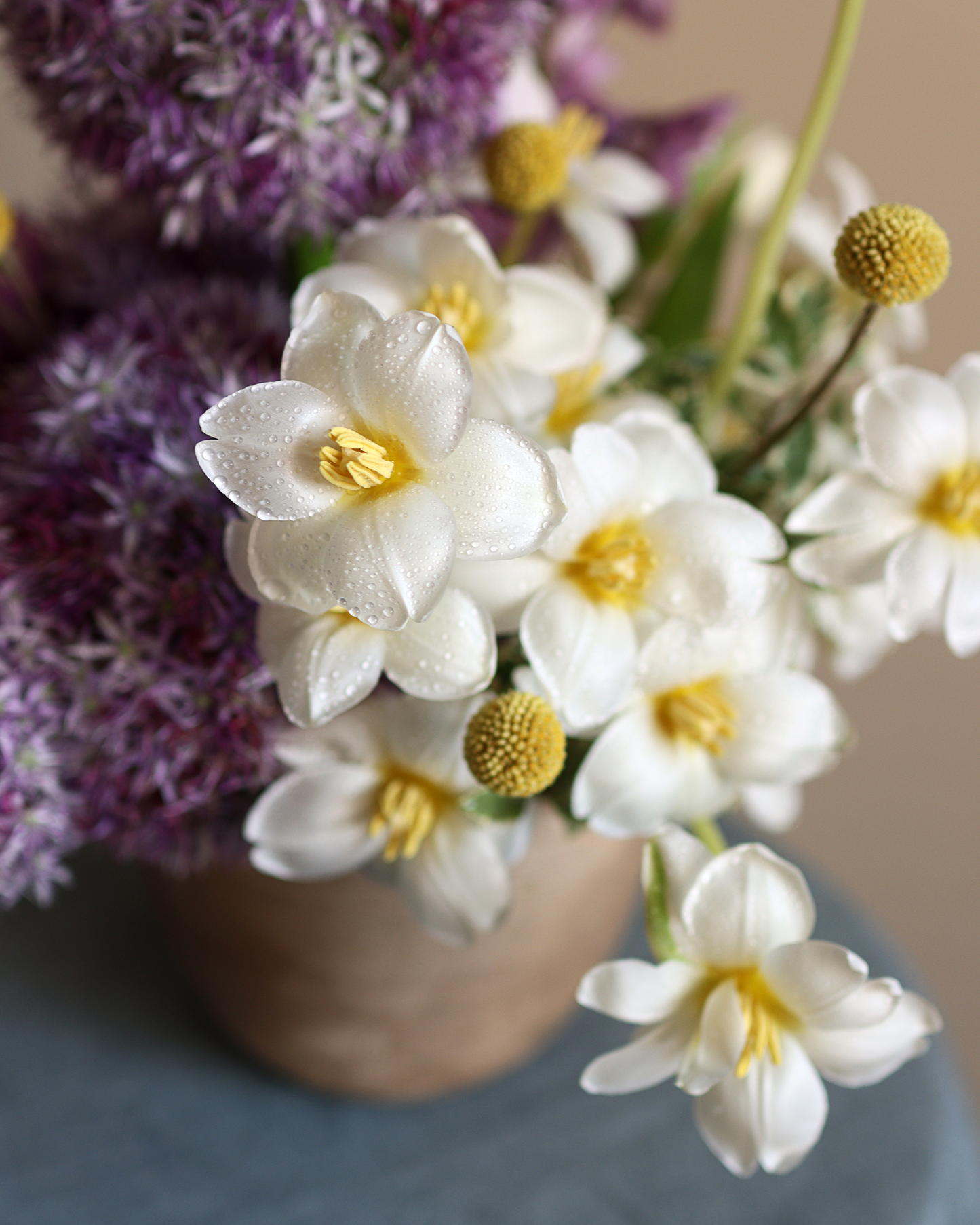 "Blooming minimalism