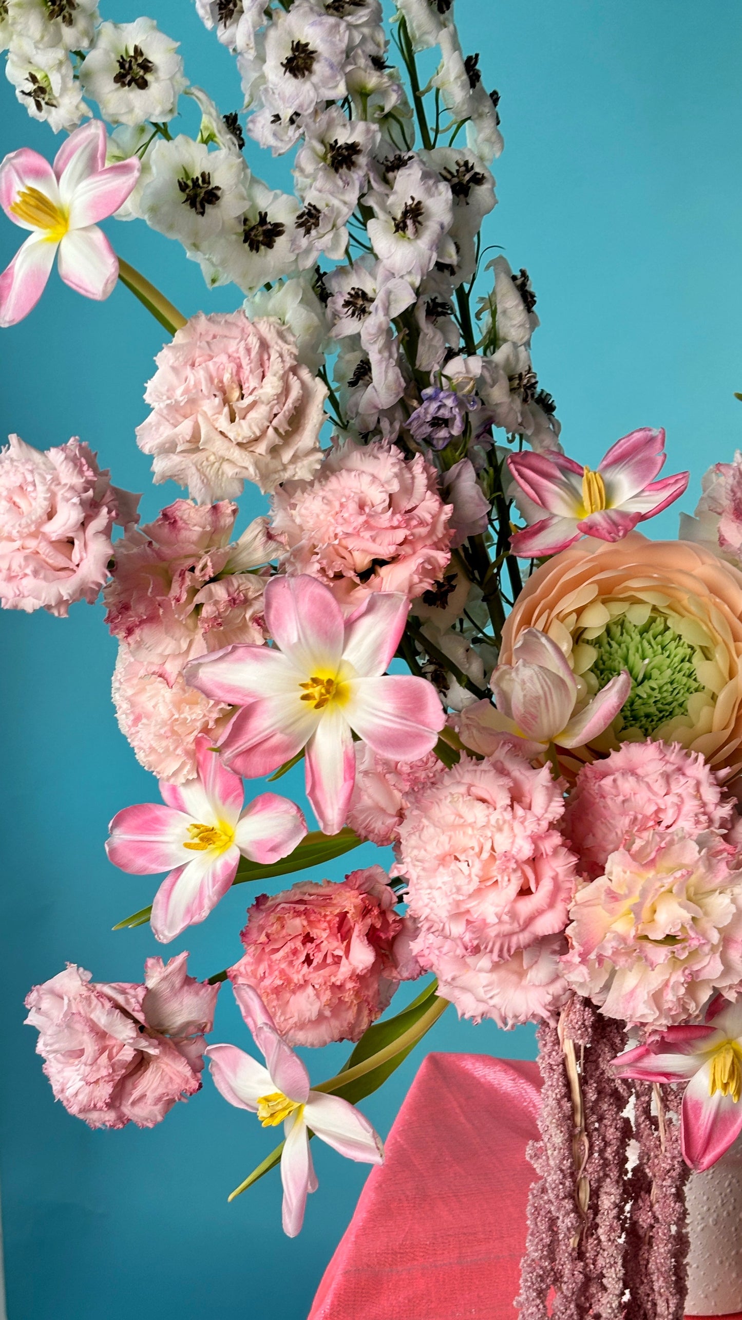 Arrangement "Pink flamingo" with candle