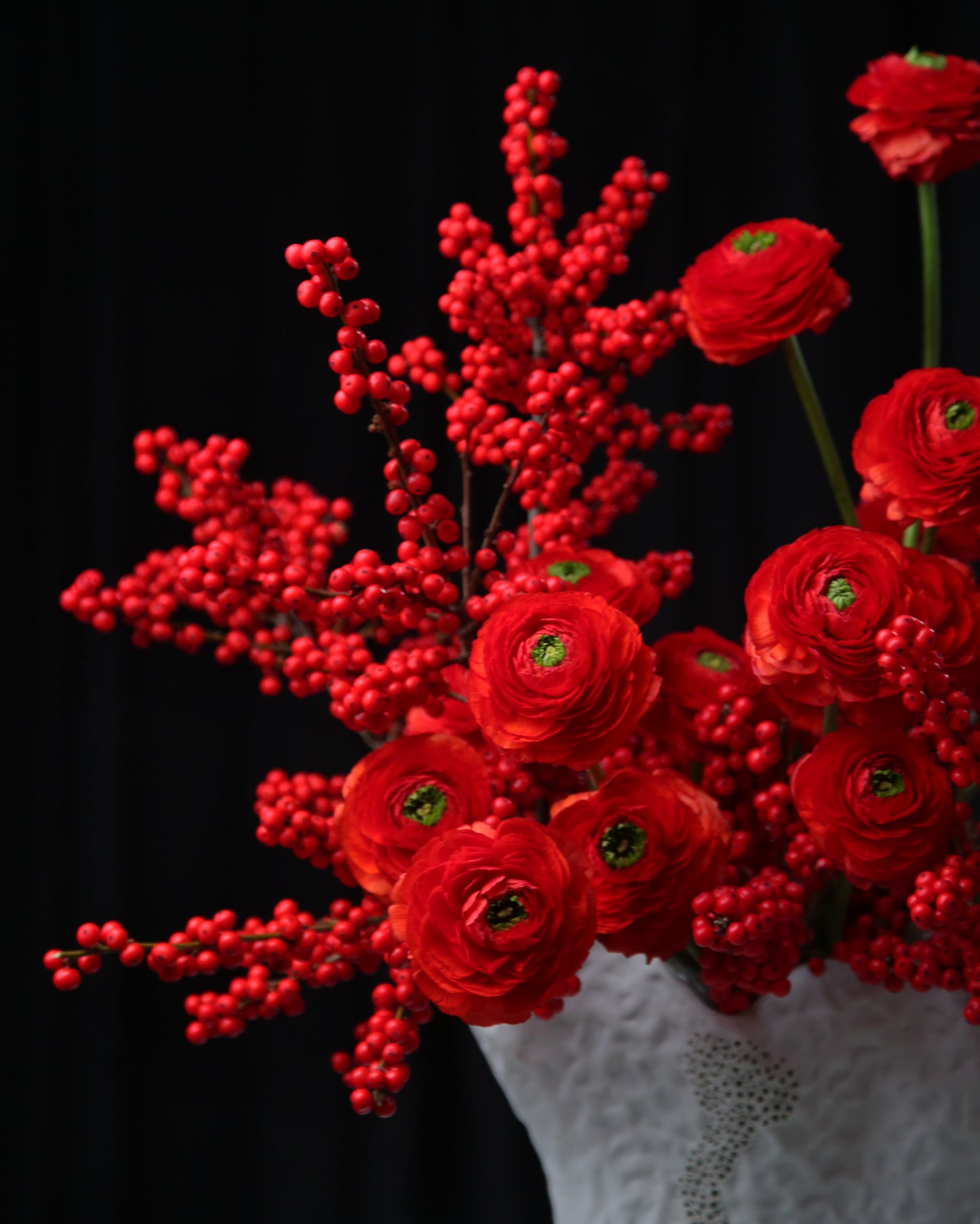 Flower arrangement "Scarlet sails"