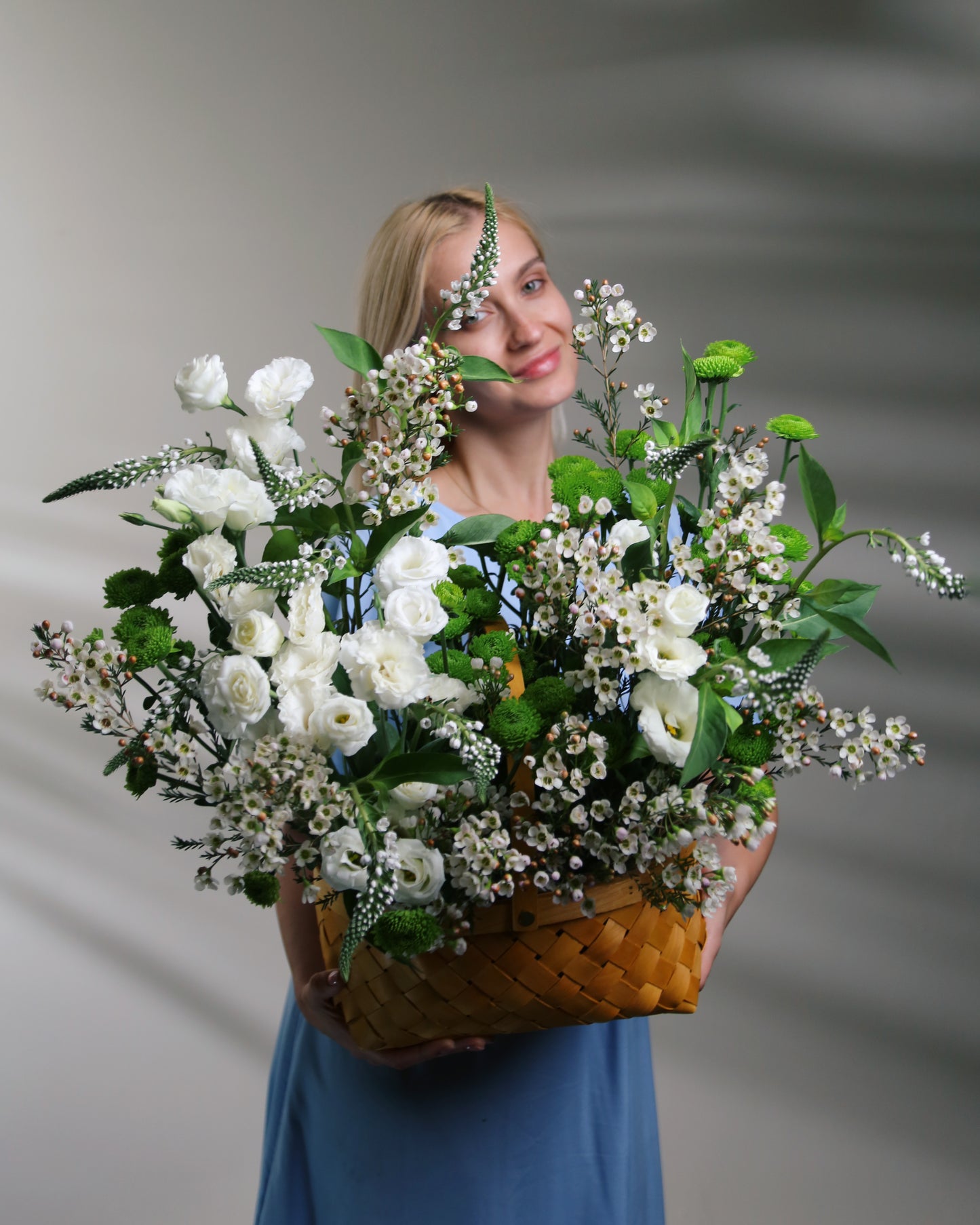 Flower basket "Green light"