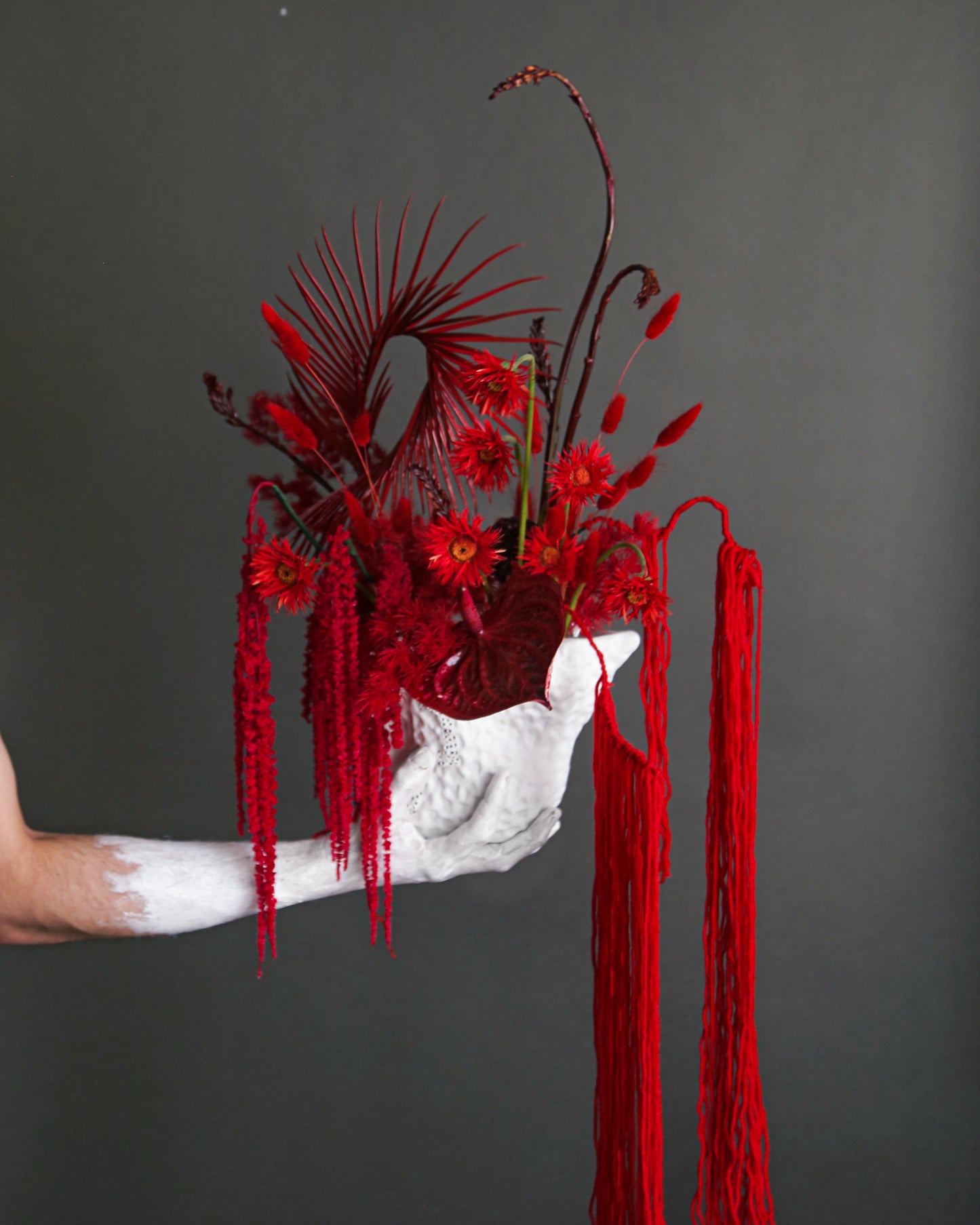 Flower arrangement "Red Line"