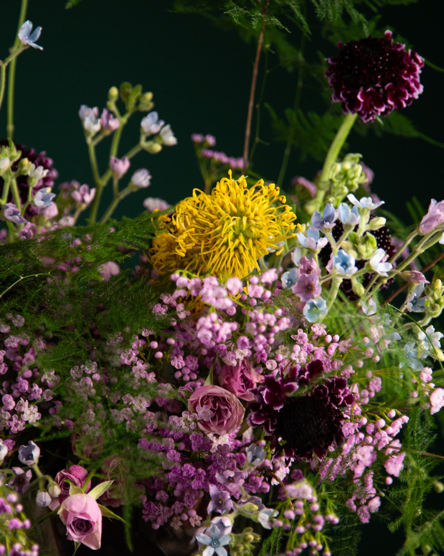 Flower arrangement "Green spider"