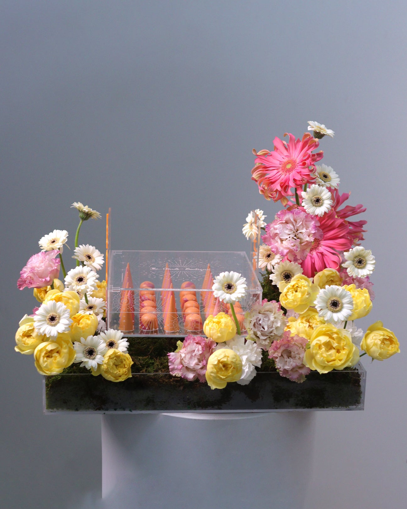 Lux tray with chocolate