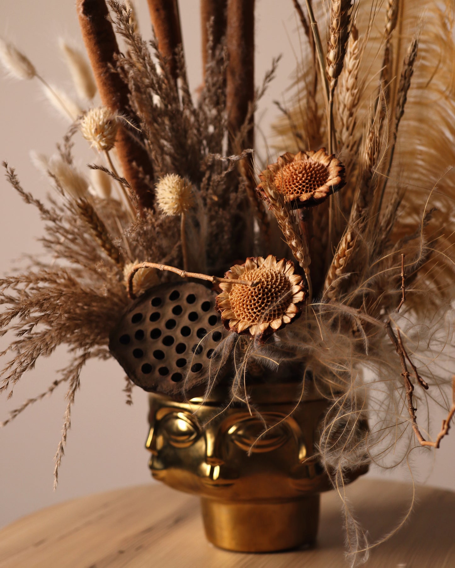Flower arrangment "Golden Sun"