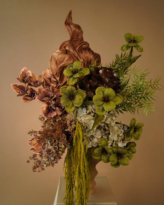 Arrangement "Chaotic Levitation"