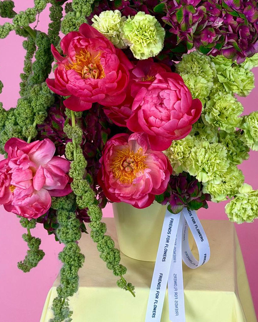 Arrangement "Cheerful Moment"