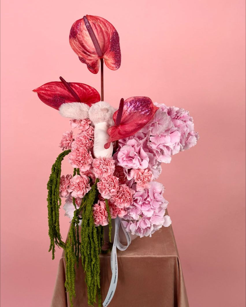 Arrangement "Blush & Whimsy Cascade"