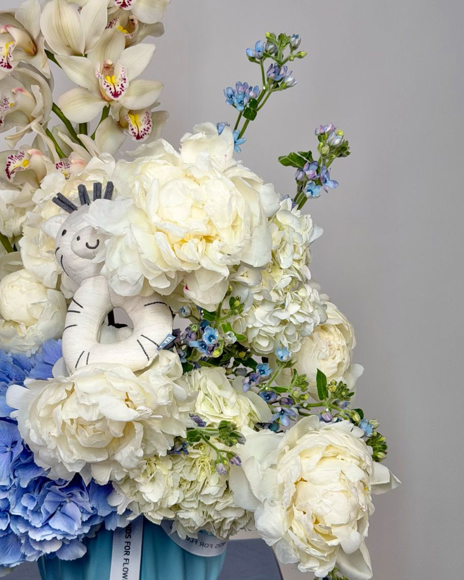 Arrangement "Ivory & Azure Dream"