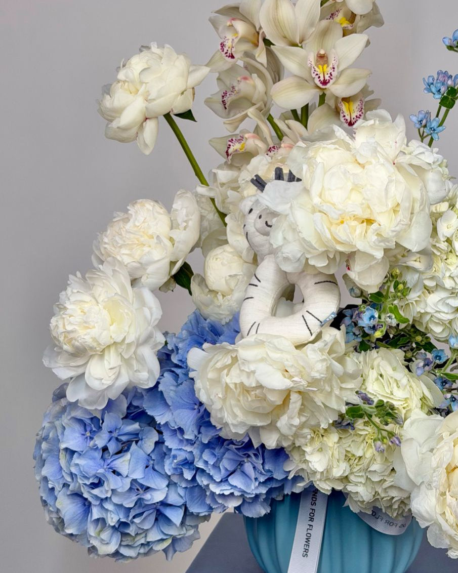 Arrangement "Ivory & Azure Dream"