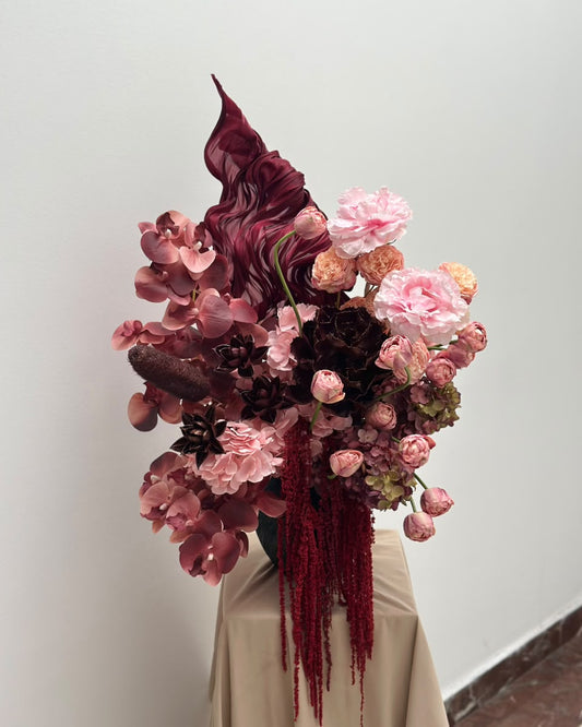 Arrangement "Crimson Elegance"