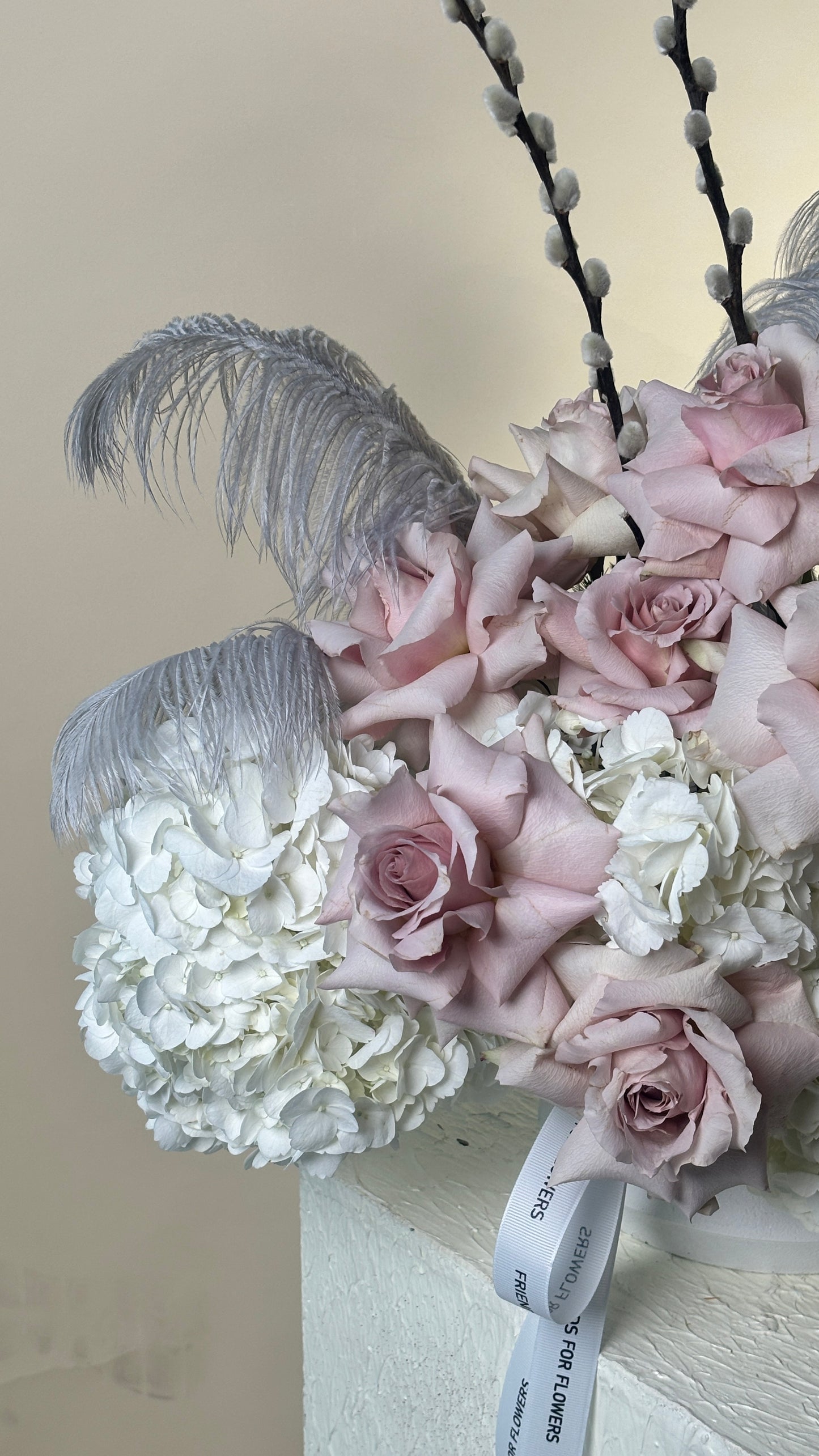 Arrangement “Marshmallow swan”