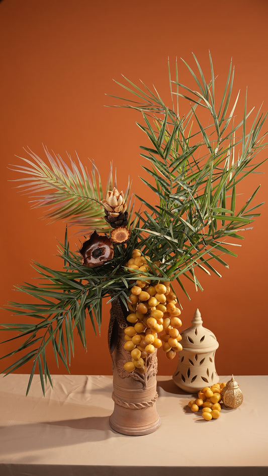 Arrangement "Palm of the Well”