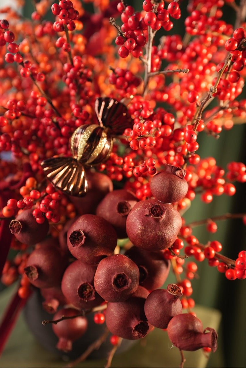 Arrangement “ Pomegranate beats”