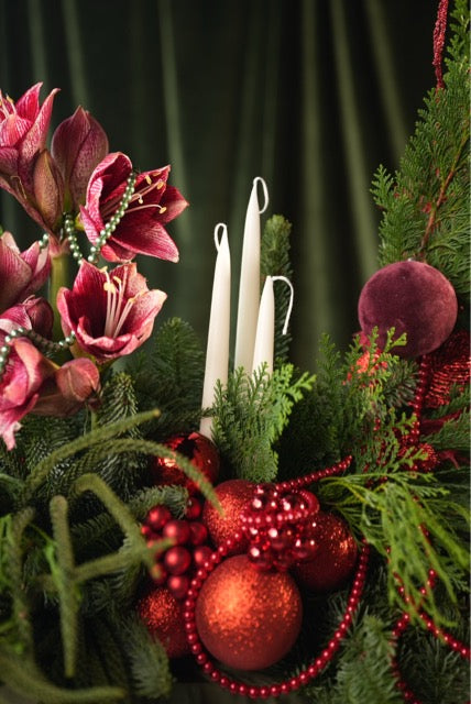 Arrangement “ Midnight magic” with candles