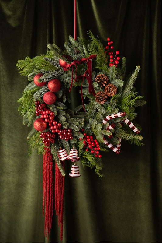Festive wreath “ Red classics”