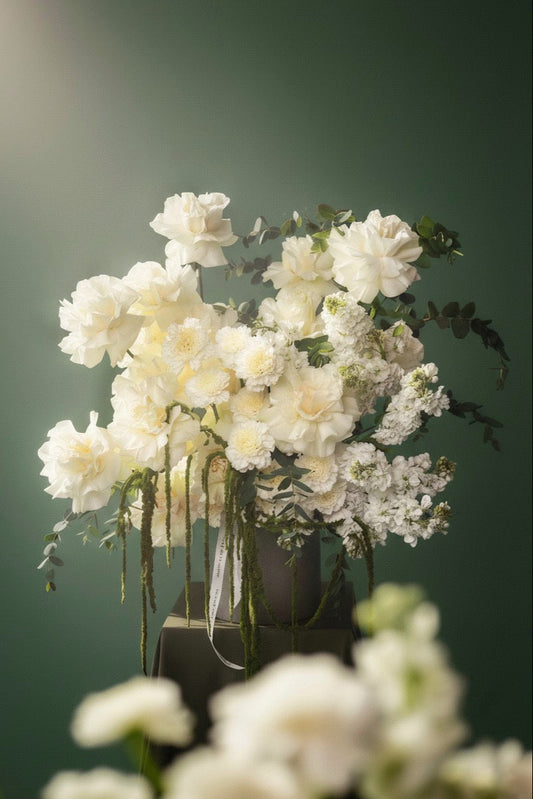 Arrangement "Beauty of lightness"