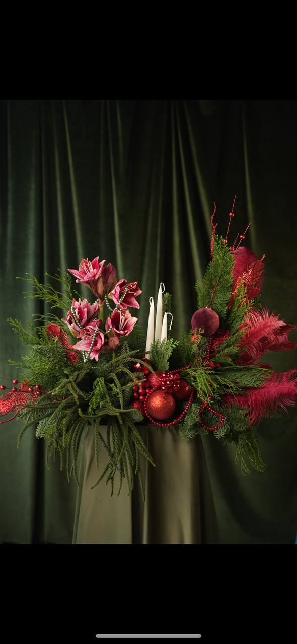 Arrangement “ Midnight magic” with candles