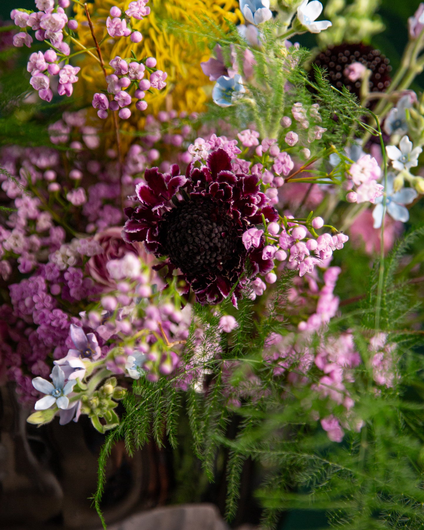 Flower arrangement "Green spider"