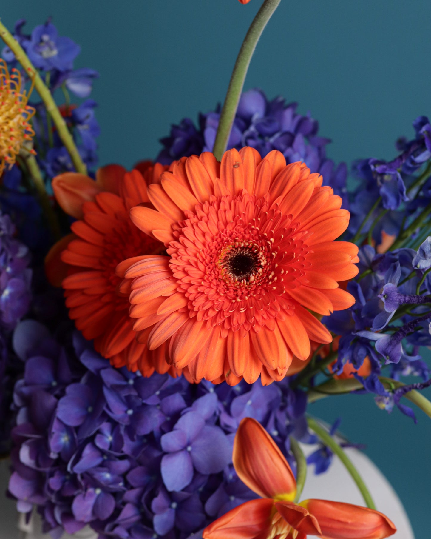 Flower arrangement "Orange Star"