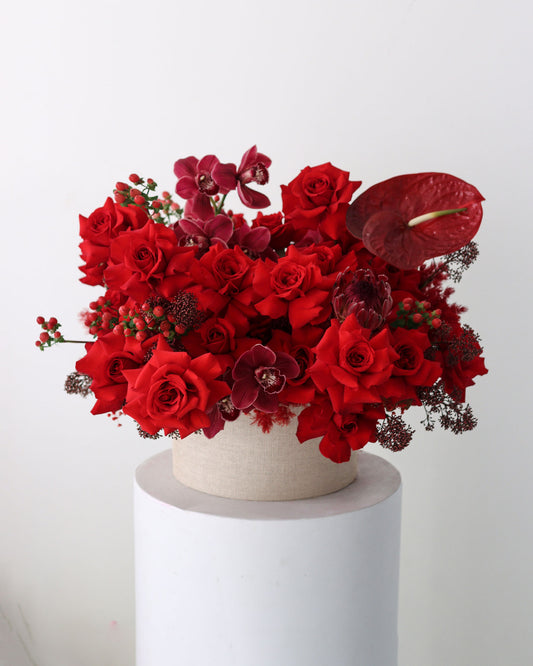 Flower box "Scarlet Love"
