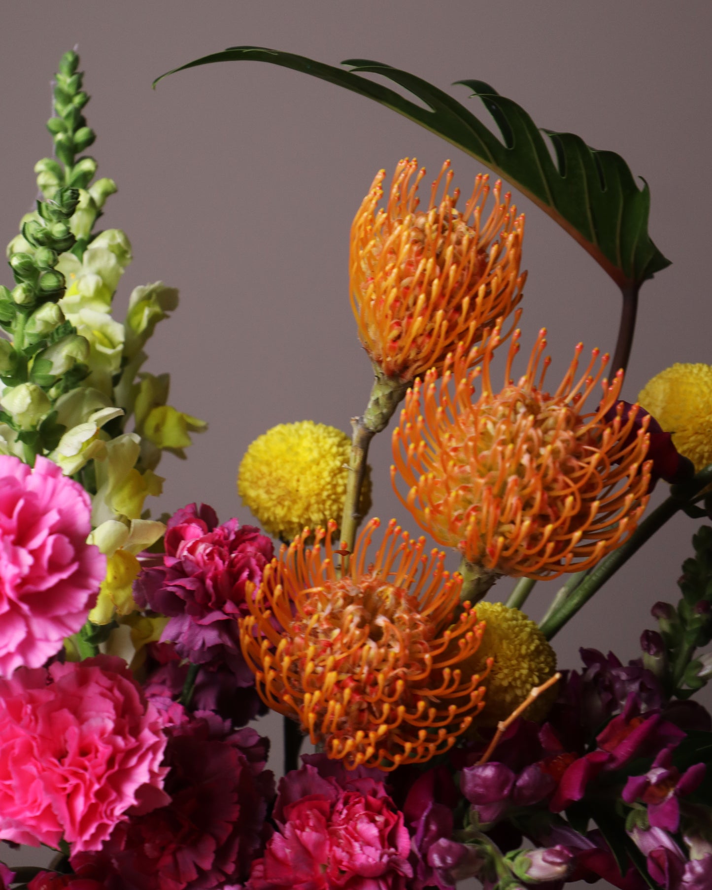 Flower arrangement "Tropical rain"